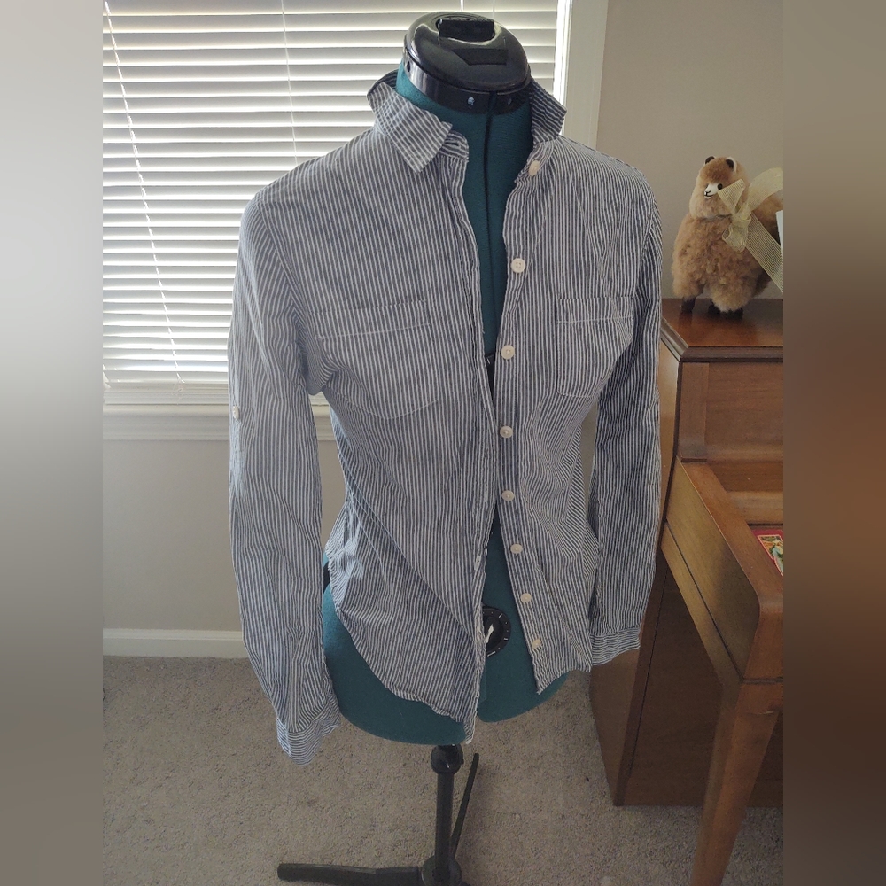 Mossimo small button up